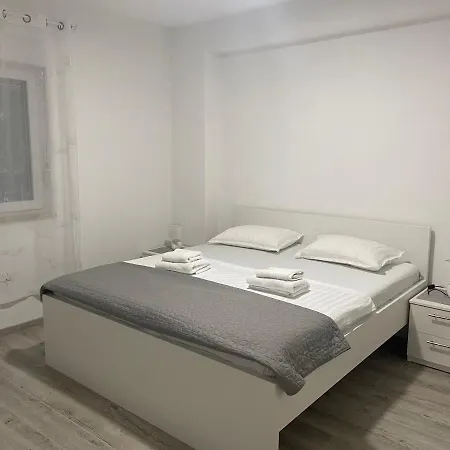 Lägenhet Apartman Jure